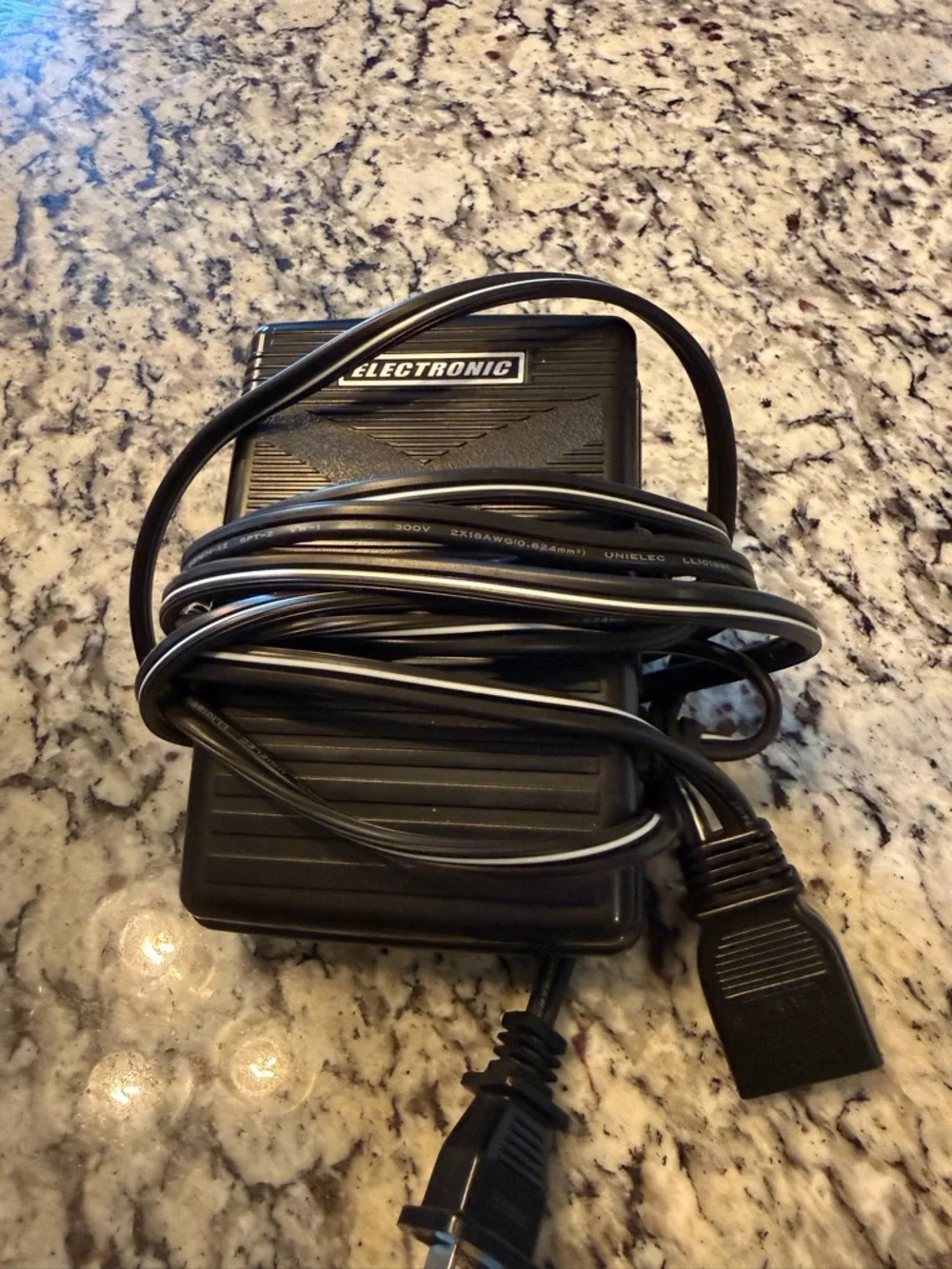 Singer Esteem II (model 2273) sewing machine - Picture 7 of 7